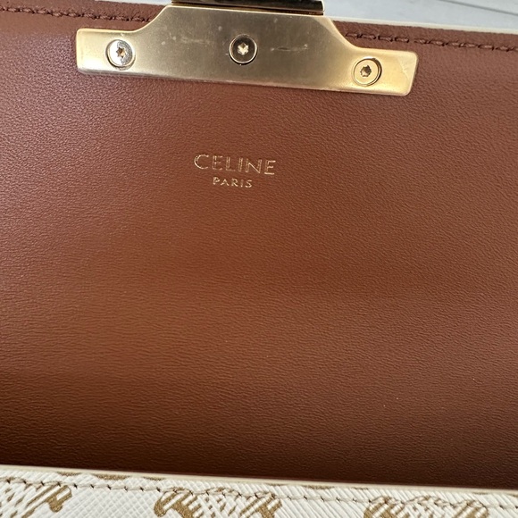 Celine SHOULDER BAG CLAUDE IN TRIOMPHE CANVAS AND CALFSKIN - Picture 6 of 9